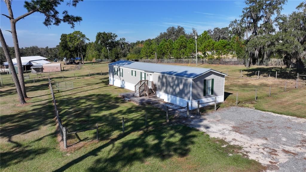 For Sale: $3,000,000 (3 beds, 2 baths, 2736 Square Feet)
