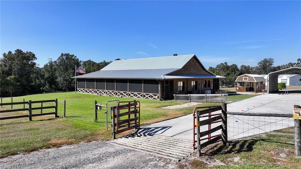 For Sale: $3,000,000 (3 beds, 2 baths, 2736 Square Feet)