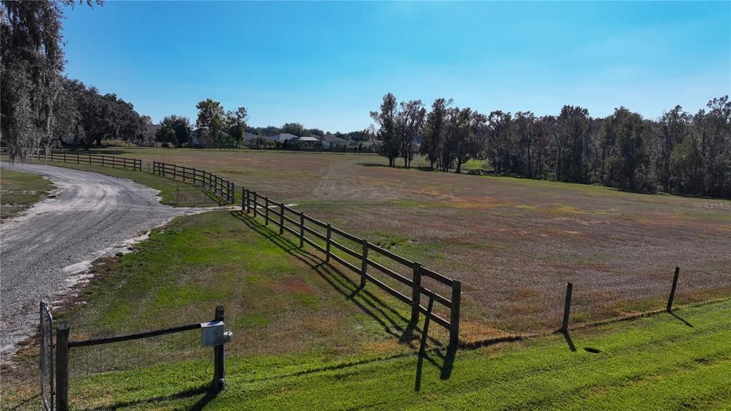 For Sale: $3,000,000 (3 beds, 2 baths, 2736 Square Feet)