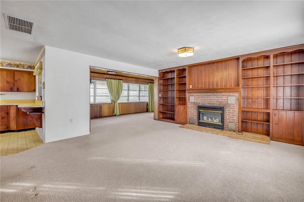 En Venta: $499,000 (2 camas, 2 baños, 871 Pies cuadrados)