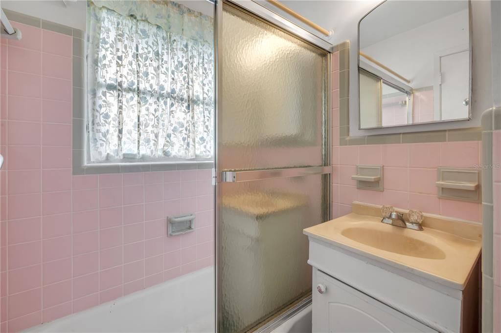 En Venta: $499,000 (2 camas, 2 baños, 871 Pies cuadrados)