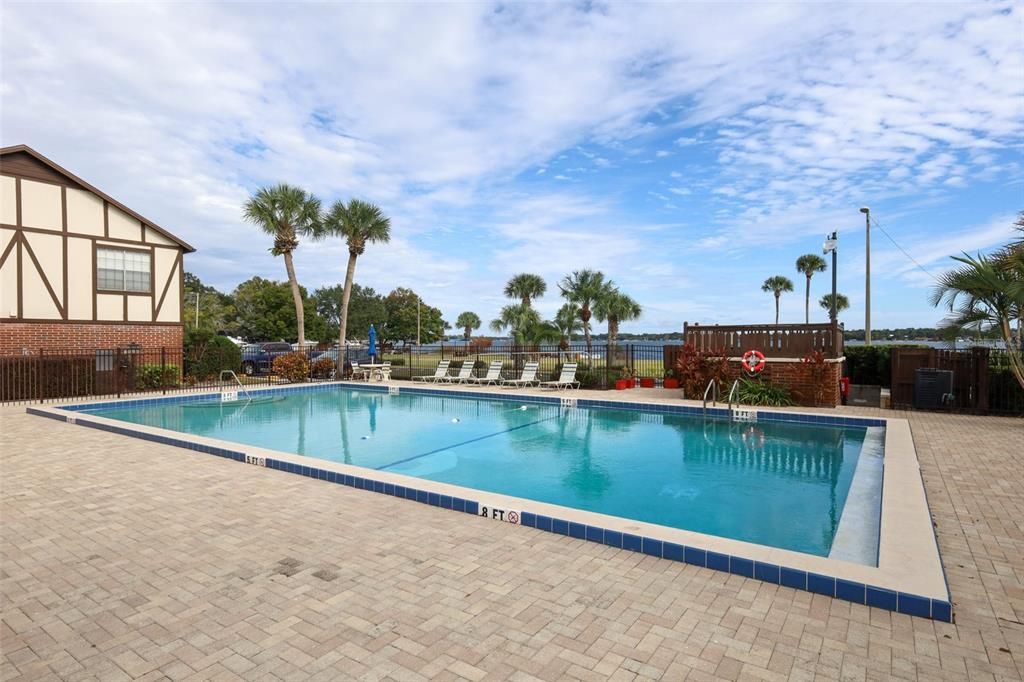 待售: $204,900 (2 贝兹, 2 浴室, 971 平方英尺)