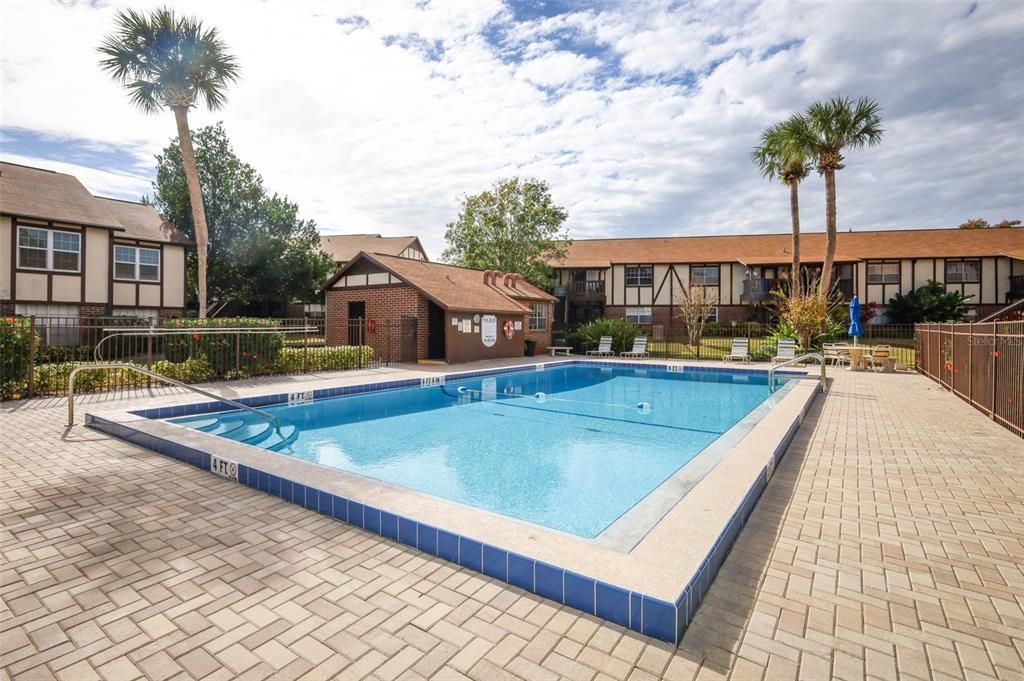 待售: $204,900 (2 贝兹, 2 浴室, 971 平方英尺)