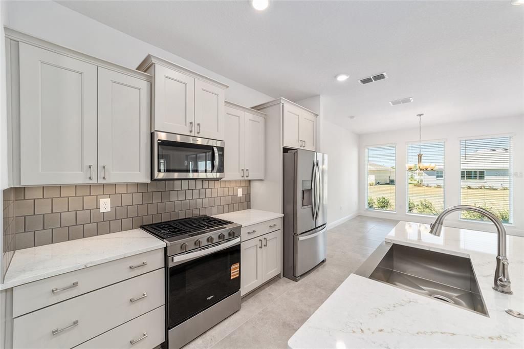 For Sale: $367,000 (2 beds, 2 baths, 1718 Square Feet)