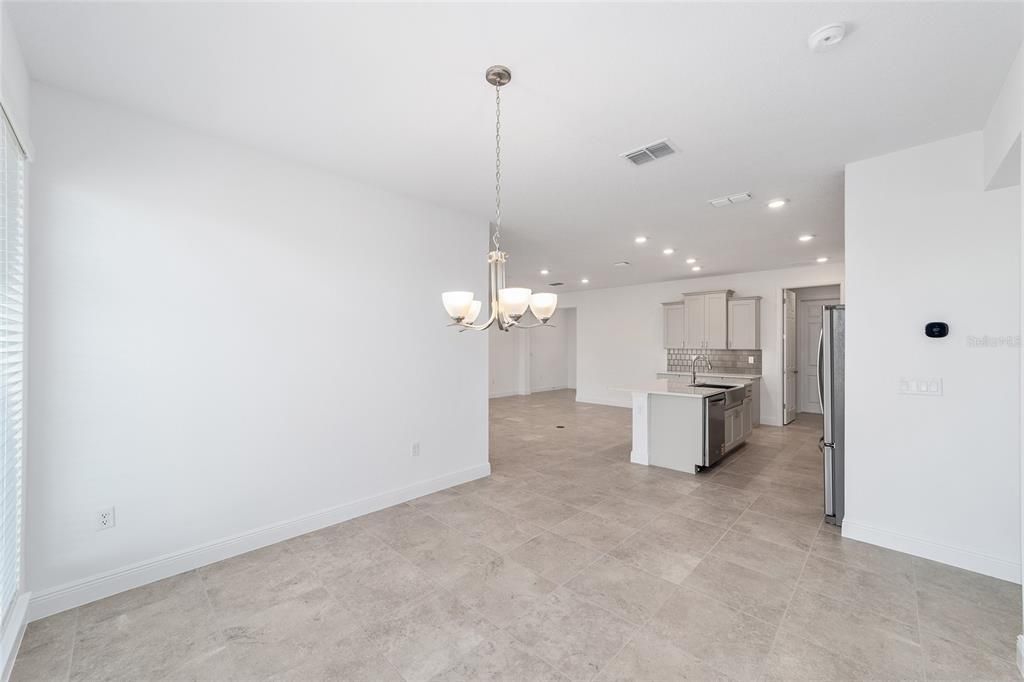 For Sale: $367,000 (2 beds, 2 baths, 1718 Square Feet)