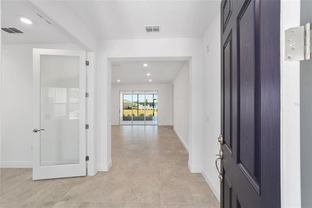 For Sale: $367,000 (2 beds, 2 baths, 1718 Square Feet)