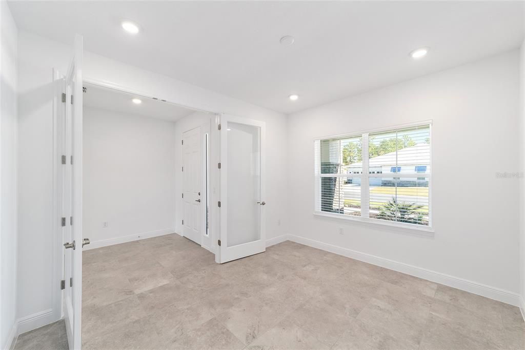 For Sale: $367,000 (2 beds, 2 baths, 1718 Square Feet)