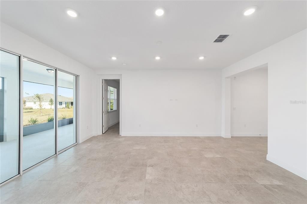 For Sale: $367,000 (2 beds, 2 baths, 1718 Square Feet)