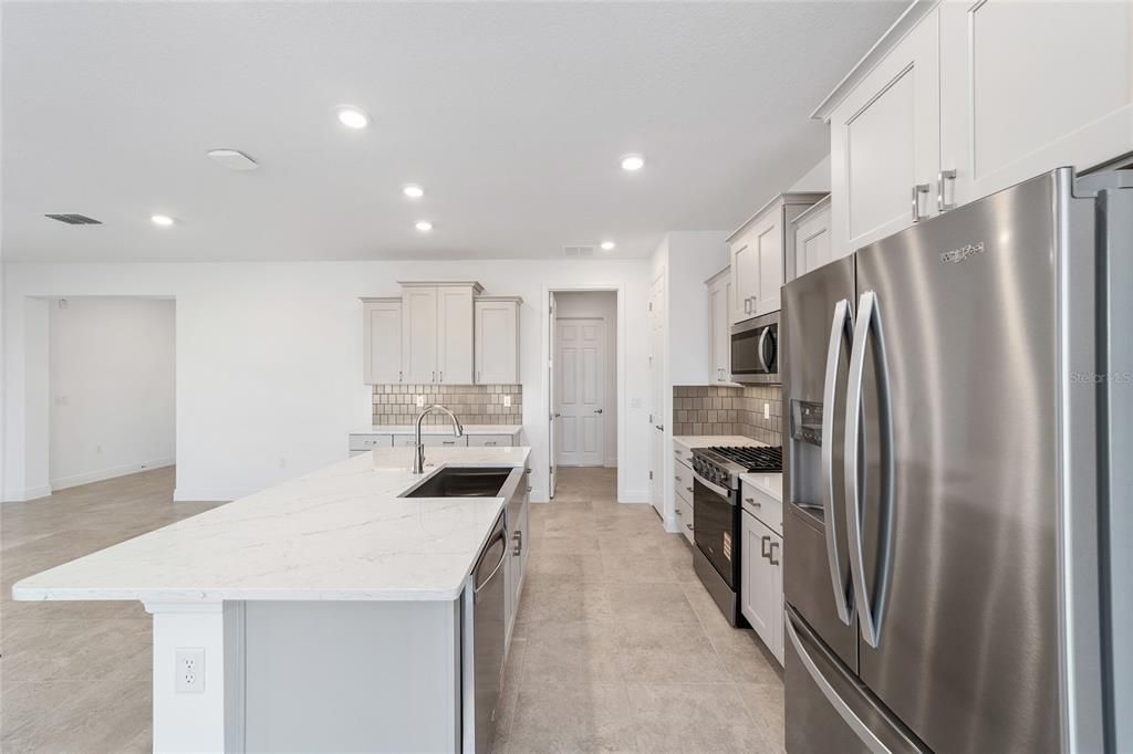 For Sale: $367,000 (2 beds, 2 baths, 1718 Square Feet)