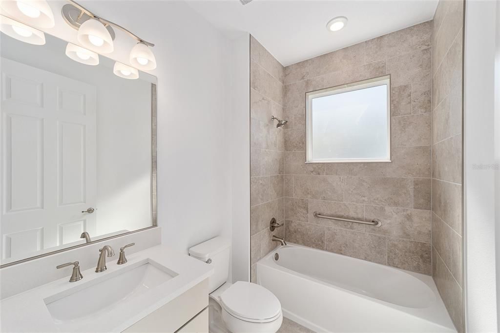 For Sale: $367,000 (2 beds, 2 baths, 1718 Square Feet)