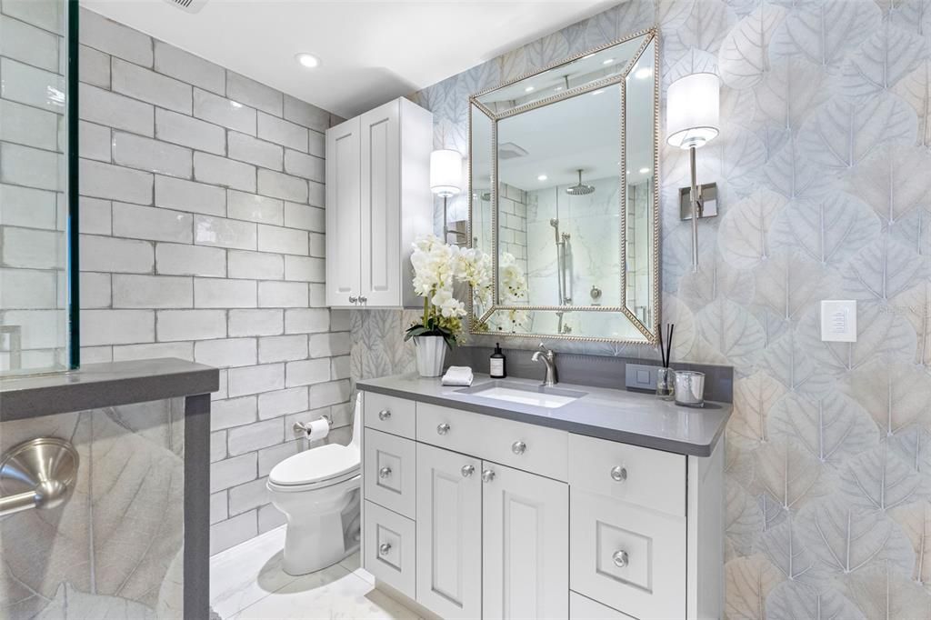 合同活跃: $980,000 (3 贝兹, 2 浴室, 2000 平方英尺)