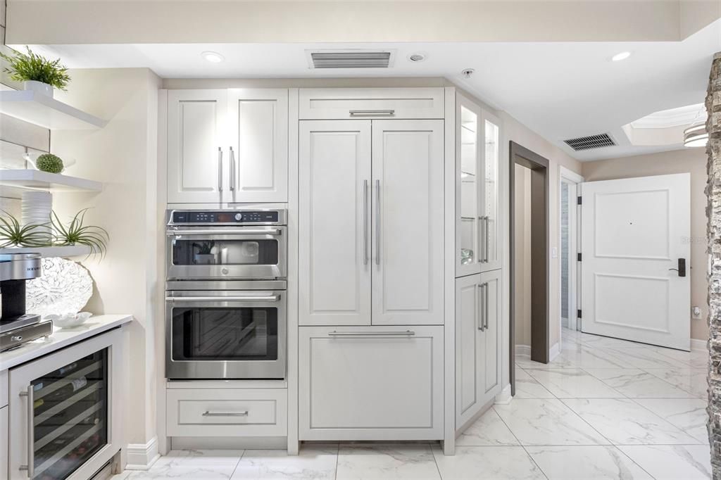 合同活跃: $980,000 (3 贝兹, 2 浴室, 2000 平方英尺)