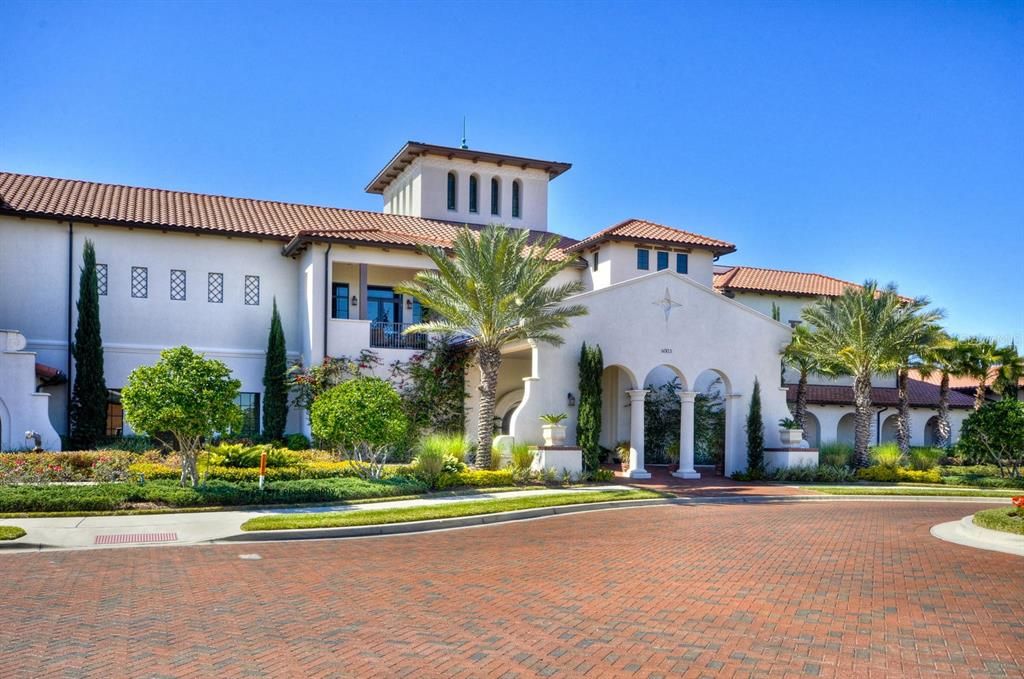 合同活跃: $980,000 (3 贝兹, 2 浴室, 2000 平方英尺)