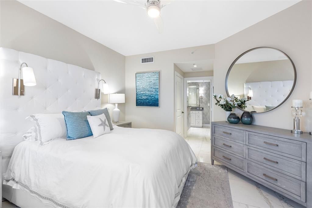 合同活跃: $980,000 (3 贝兹, 2 浴室, 2000 平方英尺)