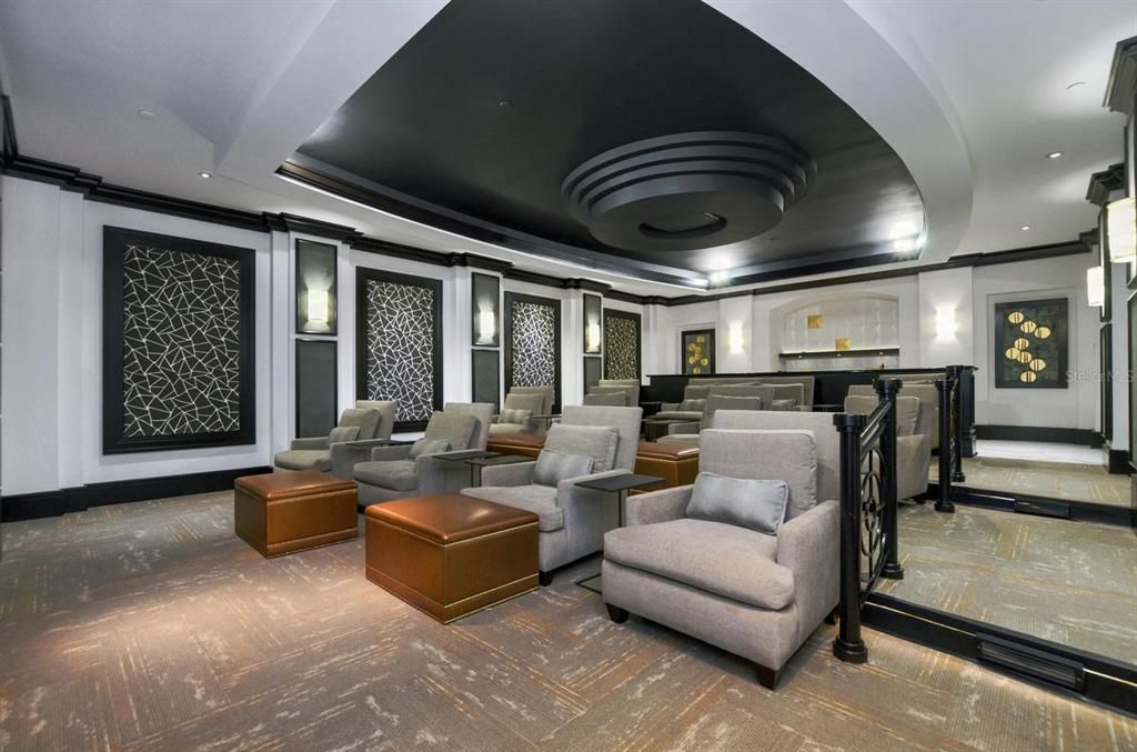 合同活跃: $980,000 (3 贝兹, 2 浴室, 2000 平方英尺)