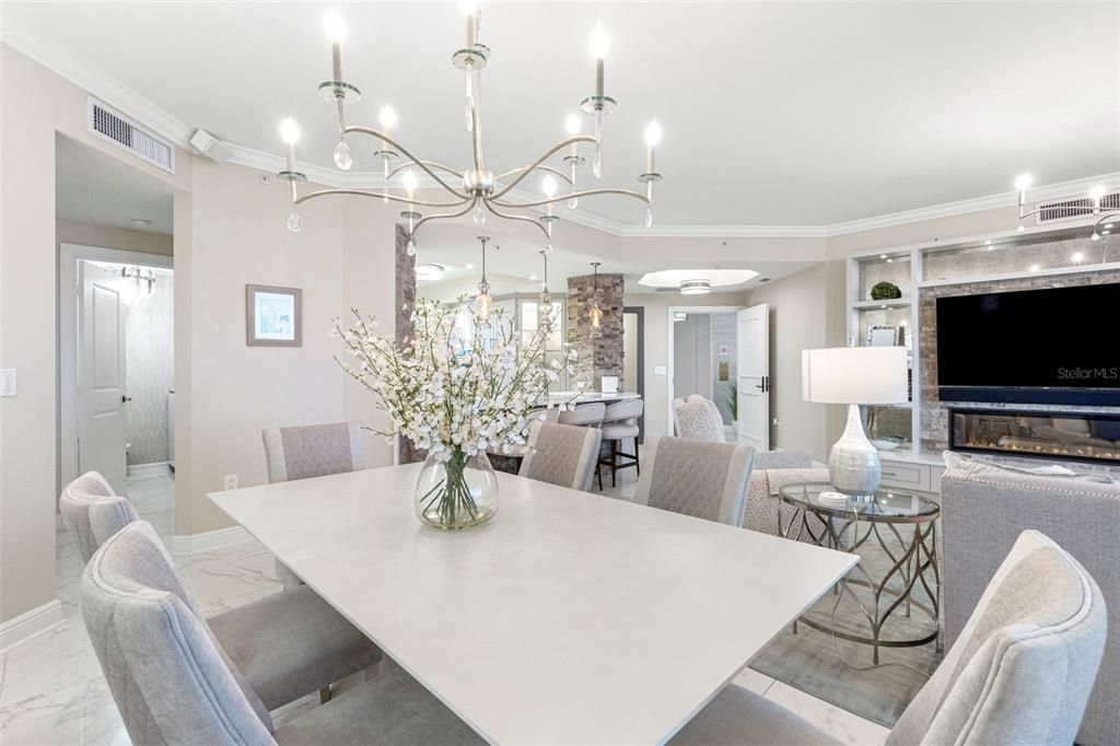 合同活跃: $980,000 (3 贝兹, 2 浴室, 2000 平方英尺)