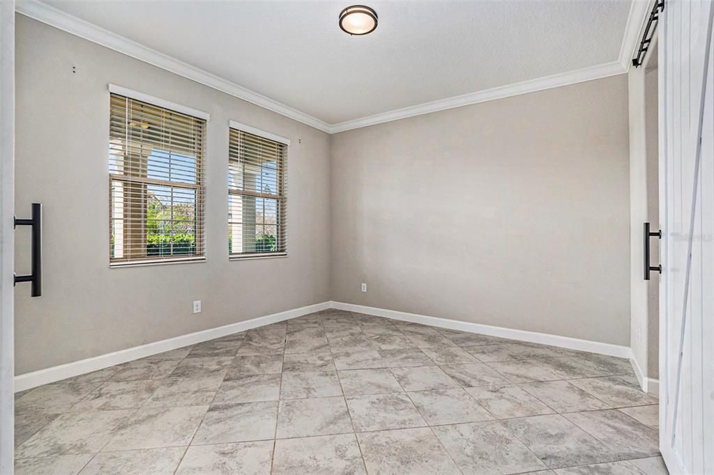 For Sale: $560,000 (5 beds, 4 baths, 3777 Square Feet)