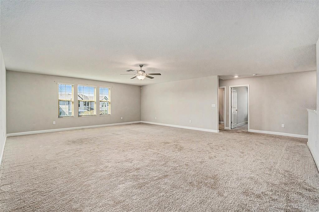 For Sale: $560,000 (5 beds, 4 baths, 3777 Square Feet)