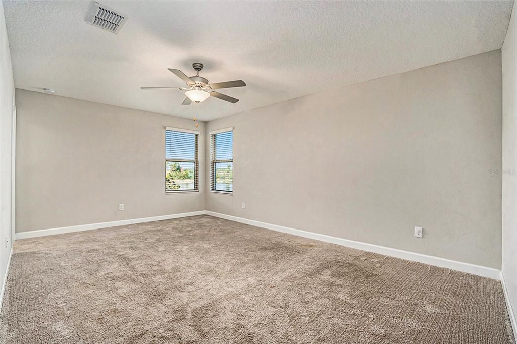 For Sale: $560,000 (5 beds, 4 baths, 3777 Square Feet)