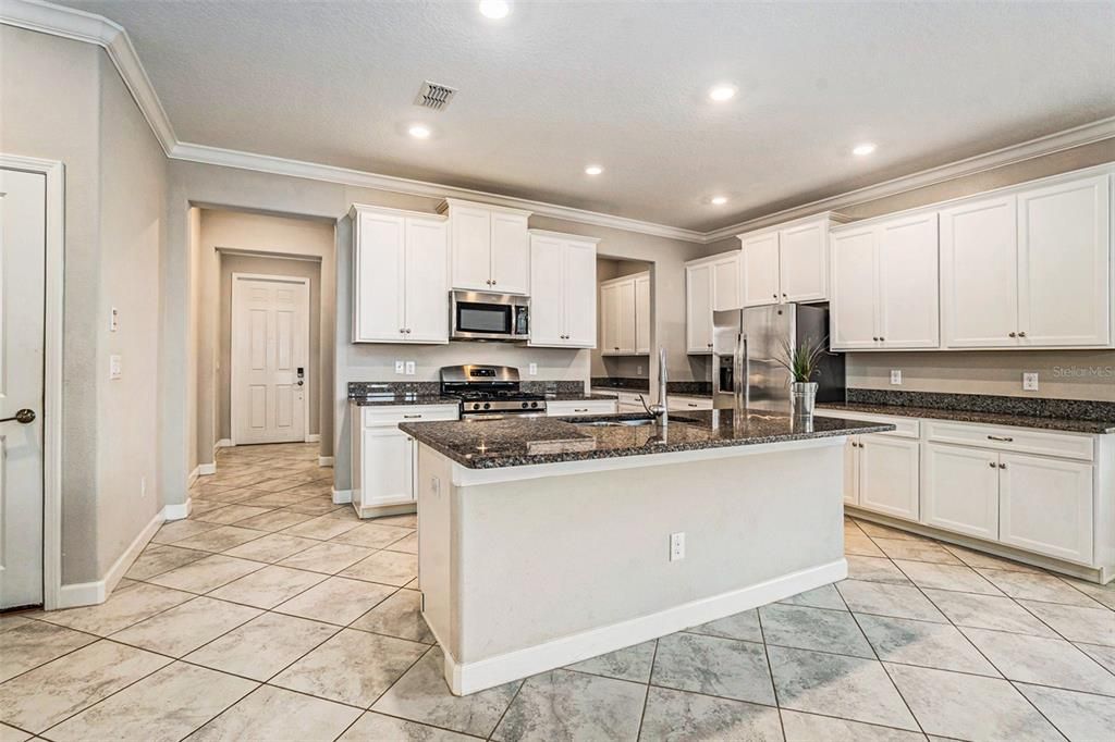 For Sale: $560,000 (5 beds, 4 baths, 3777 Square Feet)