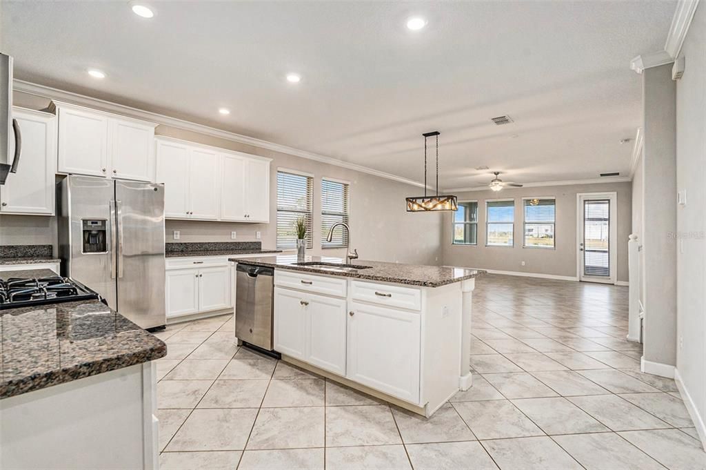 For Sale: $560,000 (5 beds, 4 baths, 3777 Square Feet)