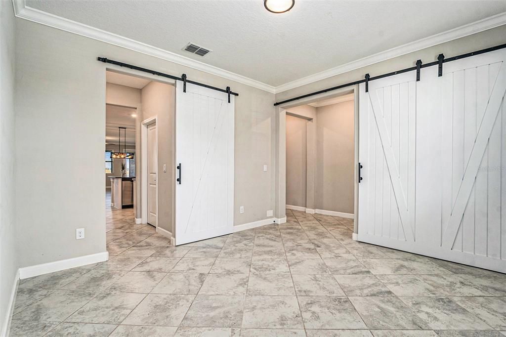 For Sale: $560,000 (5 beds, 4 baths, 3777 Square Feet)