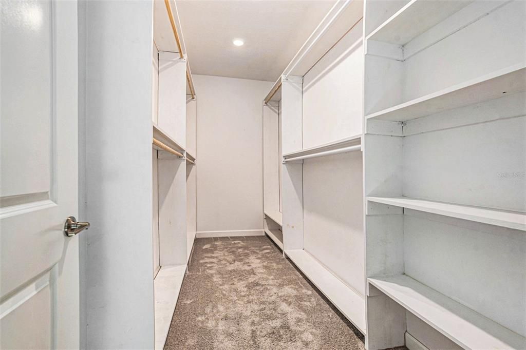 For Sale: $560,000 (5 beds, 4 baths, 3777 Square Feet)