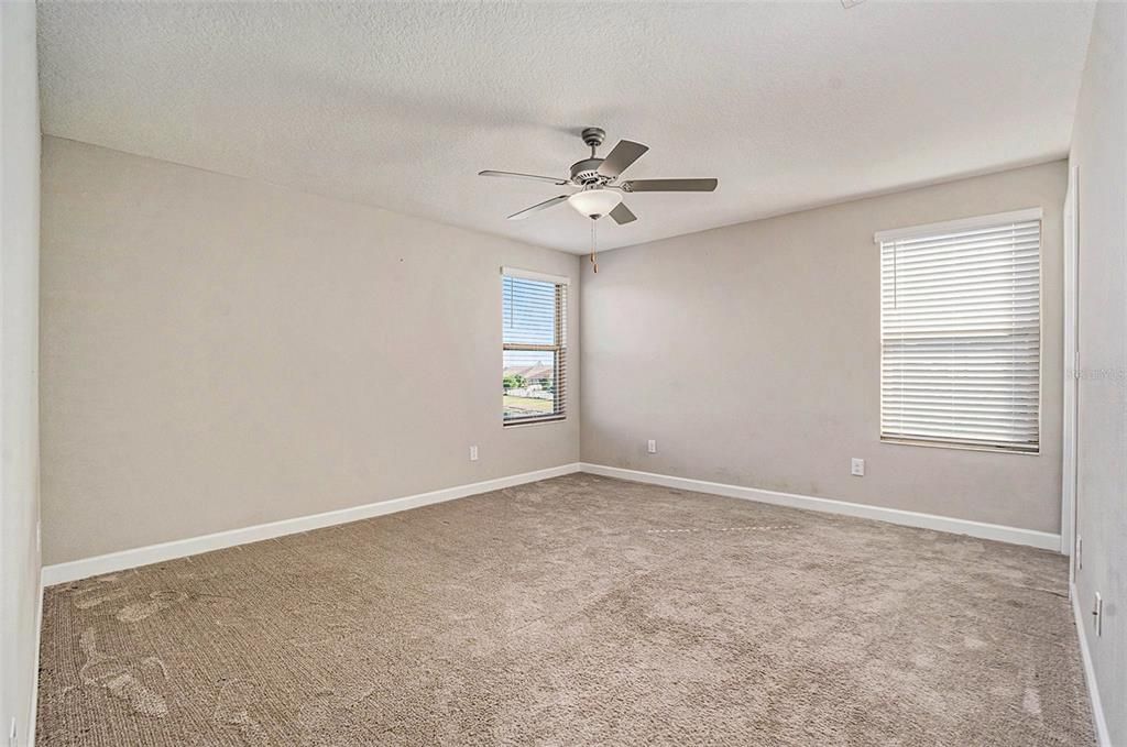 For Sale: $560,000 (5 beds, 4 baths, 3777 Square Feet)