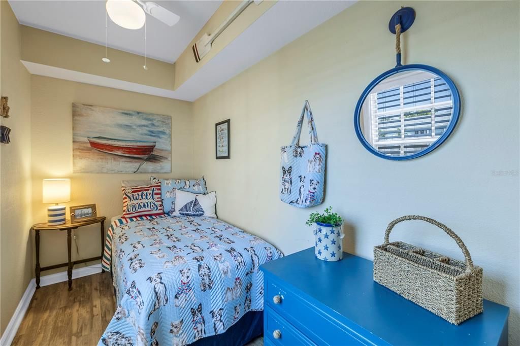 For Sale: $235,000 (1 beds, 1 baths, 823 Square Feet)