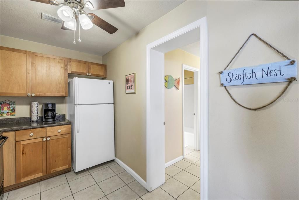 For Sale: $235,000 (1 beds, 1 baths, 823 Square Feet)