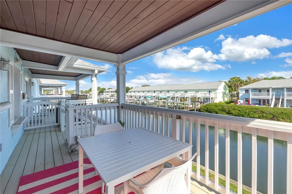 For Sale: $235,000 (1 beds, 1 baths, 823 Square Feet)