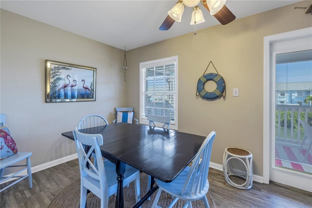 For Sale: $235,000 (1 beds, 1 baths, 823 Square Feet)