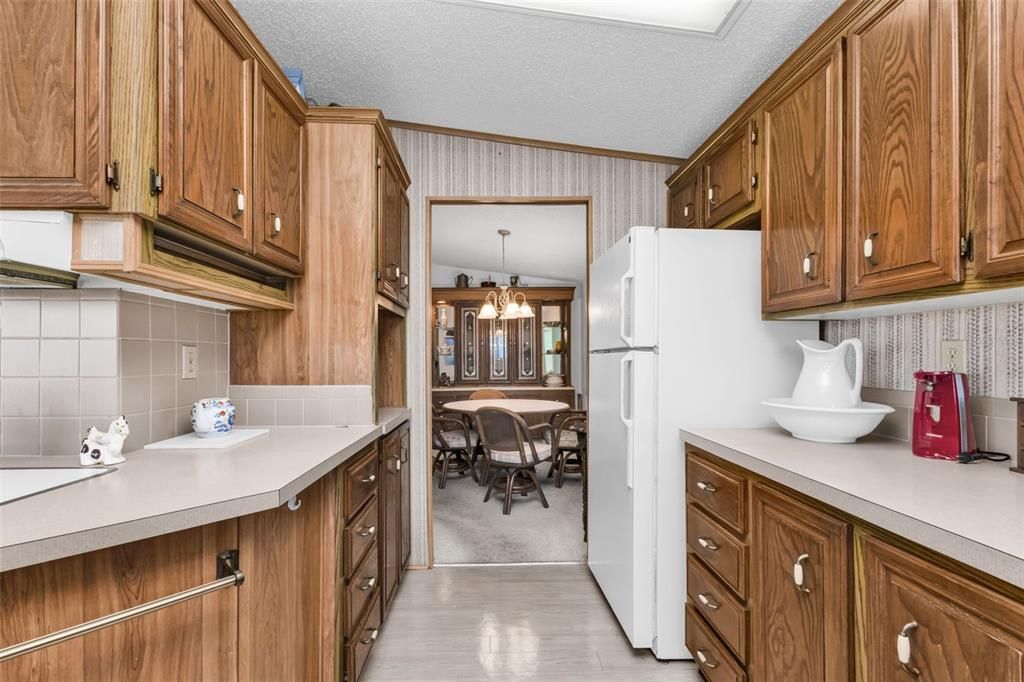 For Sale: $135,000 (2 beds, 2 baths, 1425 Square Feet)