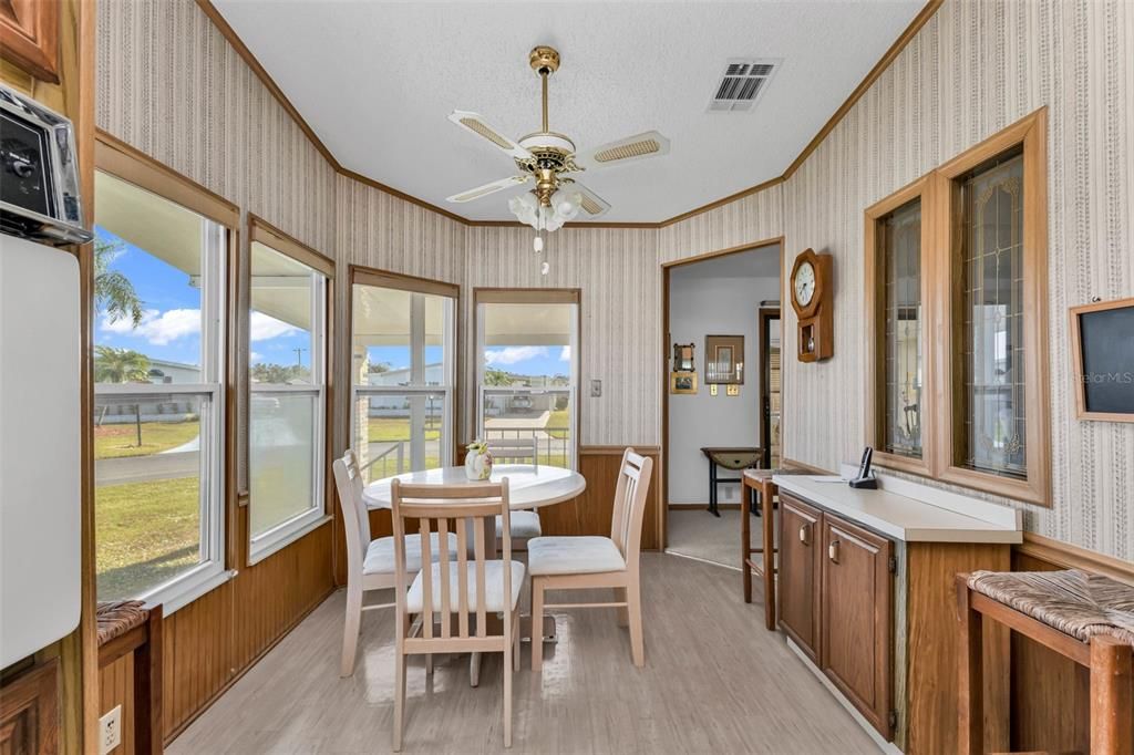 For Sale: $135,000 (2 beds, 2 baths, 1425 Square Feet)