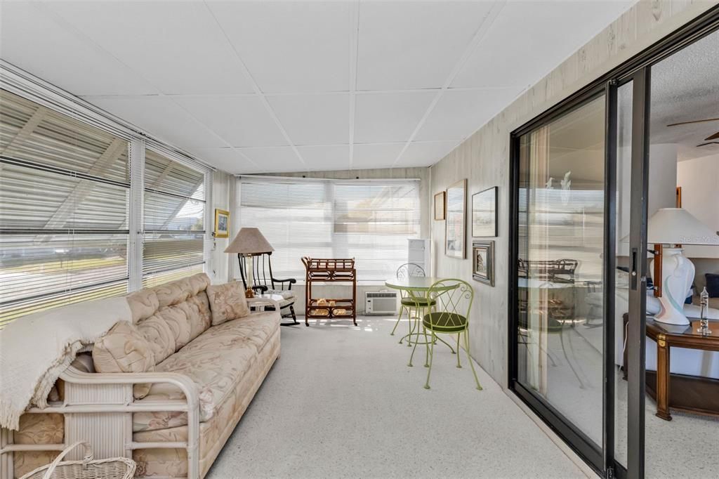 For Sale: $135,000 (2 beds, 2 baths, 1425 Square Feet)