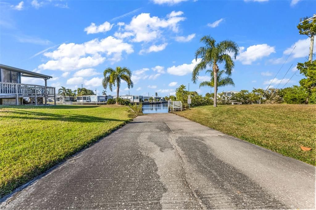 For Sale: $135,000 (2 beds, 2 baths, 1425 Square Feet)