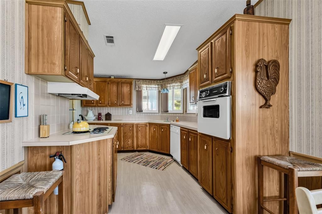 For Sale: $135,000 (2 beds, 2 baths, 1425 Square Feet)