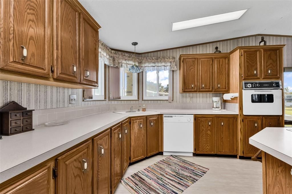 For Sale: $135,000 (2 beds, 2 baths, 1425 Square Feet)