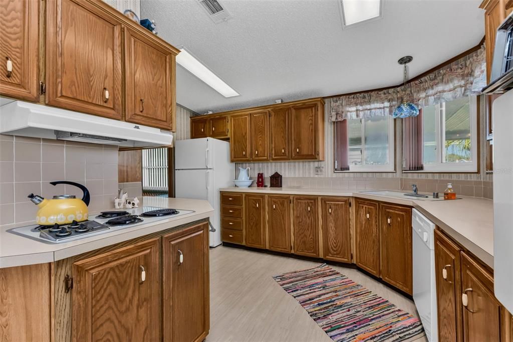 For Sale: $135,000 (2 beds, 2 baths, 1425 Square Feet)