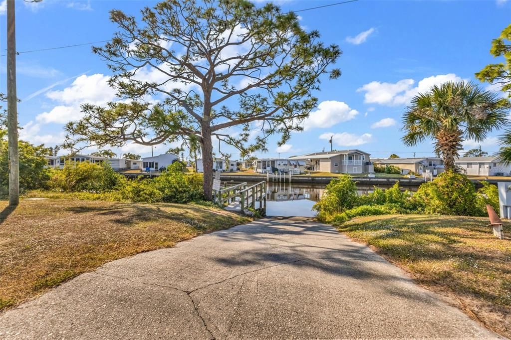 For Sale: $135,000 (2 beds, 2 baths, 1425 Square Feet)