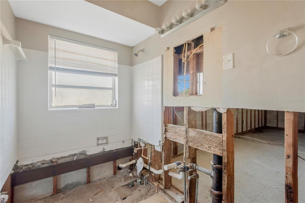 На продажу: $235,000 (2 спален, 2 ванн, 1247 Квадратных фут)