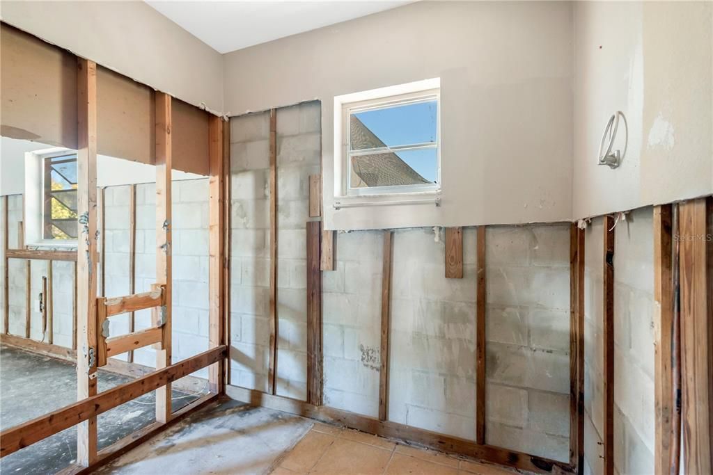 На продажу: $235,000 (2 спален, 2 ванн, 1247 Квадратных фут)