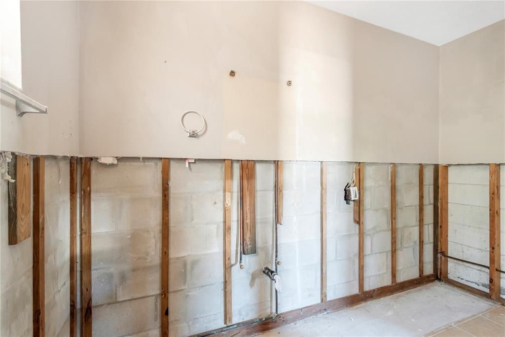 На продажу: $235,000 (2 спален, 2 ванн, 1247 Квадратных фут)