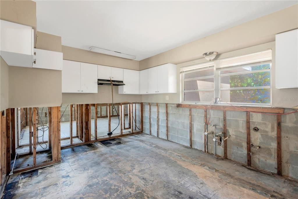 На продажу: $235,000 (2 спален, 2 ванн, 1247 Квадратных фут)