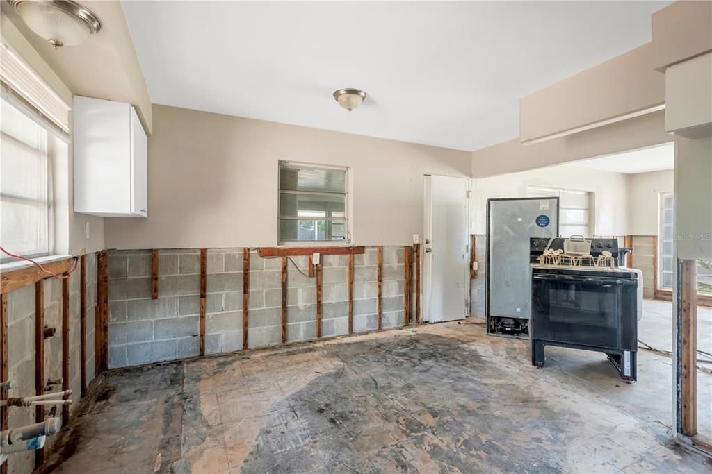 На продажу: $235,000 (2 спален, 2 ванн, 1247 Квадратных фут)