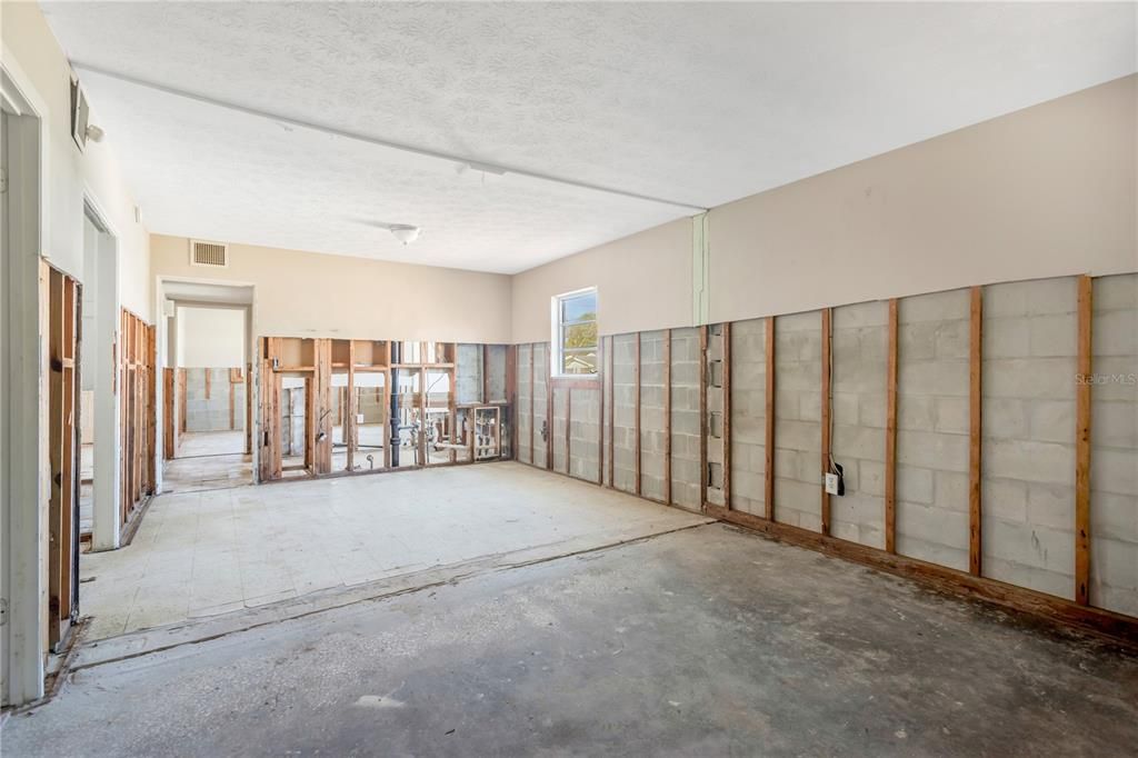 На продажу: $235,000 (2 спален, 2 ванн, 1247 Квадратных фут)