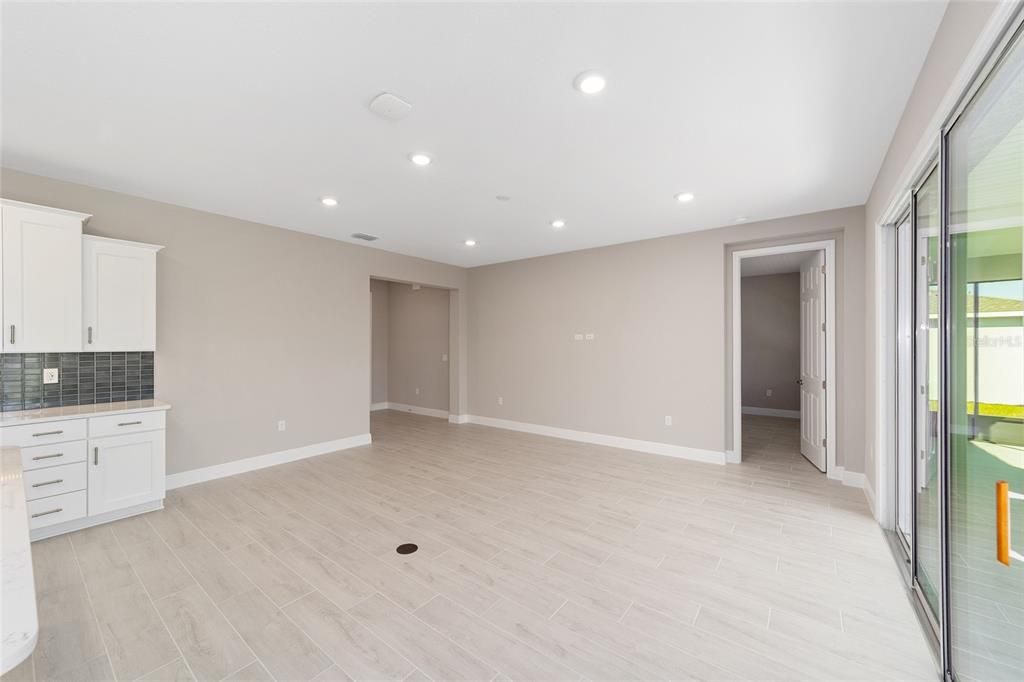 En Venta: $356,000 (2 camas, 2 baños, 1718 Pies cuadrados)