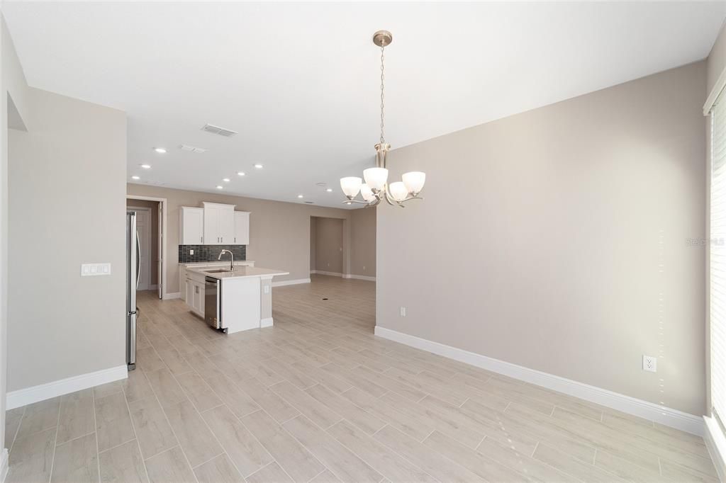 En Venta: $356,000 (2 camas, 2 baños, 1718 Pies cuadrados)