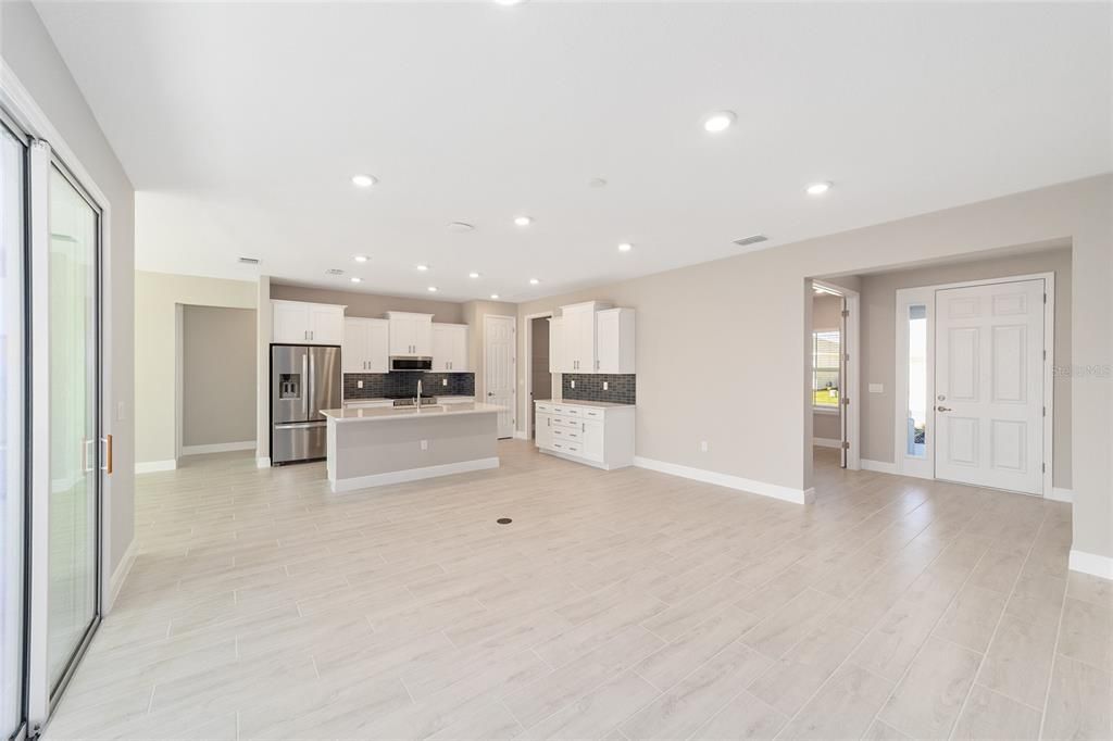 En Venta: $356,000 (2 camas, 2 baños, 1718 Pies cuadrados)