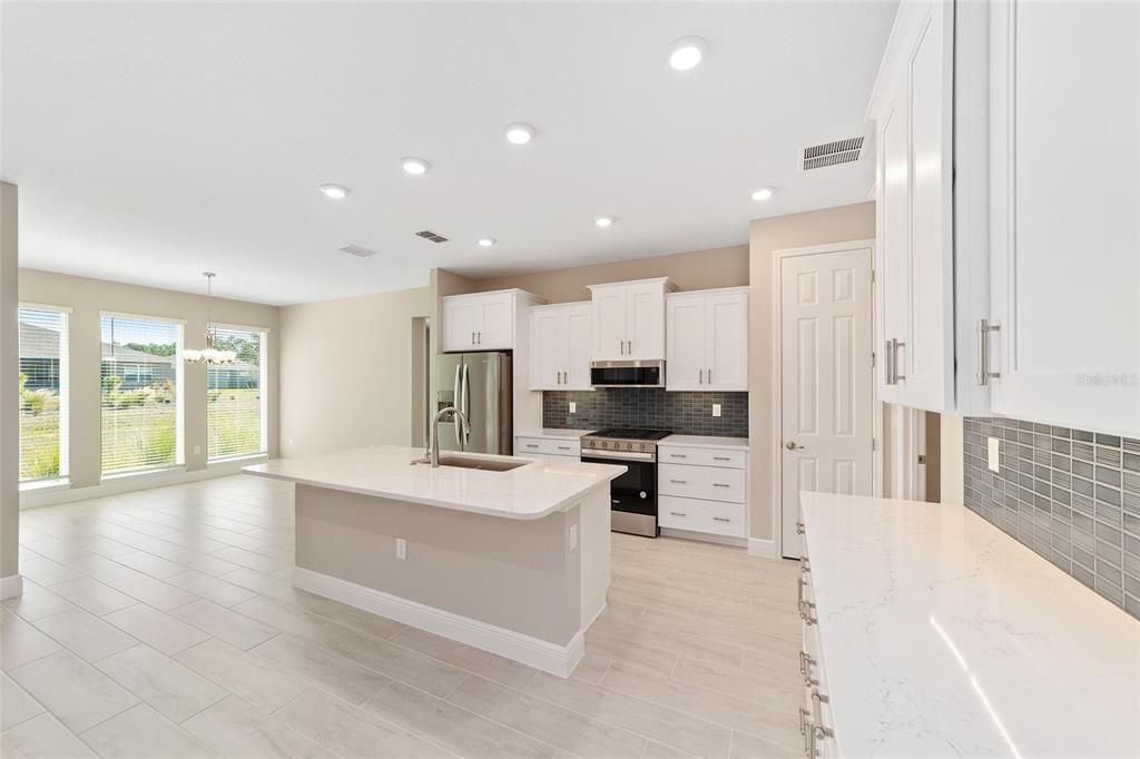 En Venta: $356,000 (2 camas, 2 baños, 1718 Pies cuadrados)